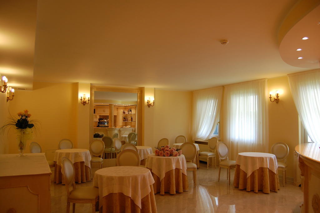 Hotel Motel Gold Calcinate Kültér fotó