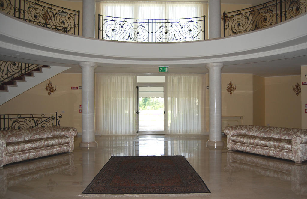 Hotel Motel Gold Calcinate Kültér fotó
