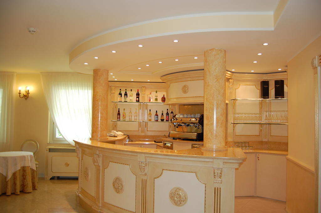 Hotel Motel Gold Calcinate Kültér fotó