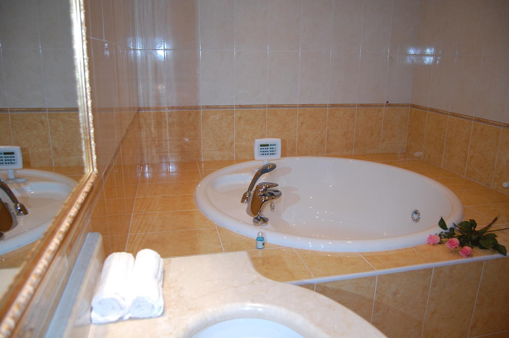 Hotel Motel Gold Calcinate Kültér fotó